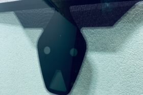 Предно стъкло FORD FIESTA MK8 PUMA 2017- КАМЕРА+СЕНЗОР+ОТОПЛЕНИЕ ПРОМОЦИЯ-2 на ниска цена