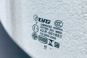 Предно стъкло FORD FOCUS MK2 II 2004-2011-3 на ниска цена