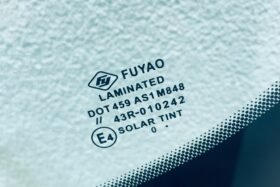 Предно стъкло FORD FOCUS MK3 2012- СЕНЗОР+ОТОПЛЕНИЕ-3 на ниска цена