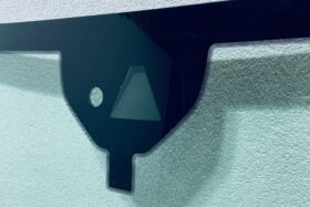 Предно стъкло FORD KUGA III 2020- АКУСТИКА+КАМЕРА + СЕНЗОР+ОТОПЛЕНИЕ+ОЕ-2 на ниска цена