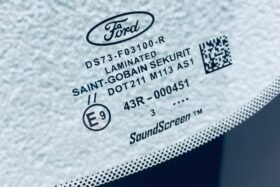 Предно стъкло FORD MONDEO MK5 2014 - АКУСТИКА + КАМЕРА + СЕНЗОР + ОТОПЛЕНИЕ + ОРИГИНАЛ-3 на ниска цена