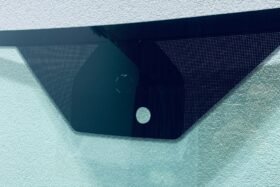 Предно стъкло FORD TRANSIT COURIER 2014- СЕНЗОР+ОТОПЛЕНИЕ+ОРИГИНАЛ-2 на ниска цена