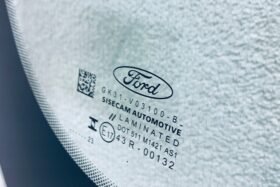 Предно стъкло FORD TRANSIT MK8 2016-KAM+SEN+GRZ+OE-3 на ниска цена