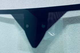 Предно стъкло FORD TRANSIT MK8 2020- СЕНЗОР+ОТОПЛЕНИЕ+Намаление-2 на ниска цена