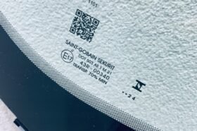 Предно стъкло FORD TRANSIT TOURNEO CONNECT 2014--3 на ниска цена