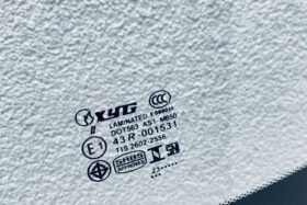 ПРЕДНО СТЪКЛО HONDA CRV II 5D 2002-2007 С КЛЮЧАЛКА В ФОРМА НА ПОДКОВА-3 на ниска цена