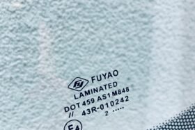 Предно стъкло HONDA JAZZ 2015-2020 KAM+SEN-3 на ниска цена