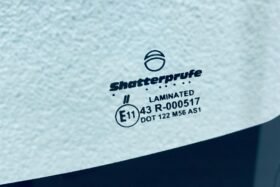 Предно стъкло HONDA JAZZ III 2008-2015 СЕНЗОР-3 на ниска цена