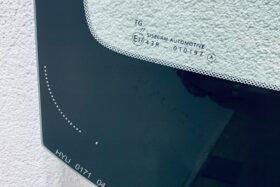 Предно стъкло HYUNDAI BAYON 2022- HYUNDAI I20 2021- АКУСТИКА+КАМЕРА-3 на ниска цена