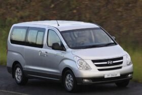 ПРЕДНО СТЪКЛО HYUNDAI H300/H1 II/STAREX/TQ ВАН 2008--3 на ниска цена