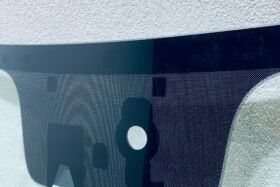 Предно стъкло HYUNDAI I20 II 2018- KAM+SEN+OE-2 на ниска цена