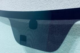 Предно стъкло HYUNDAI I30 2007-2012 СЕНЗОР + С ОТОПЛЕНИЕ-2 на ниска цена