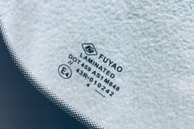 Предно стъкло HYUNDAI I30 2007-2012 VIN 5CM ОТ ДОЛУ-3 на ниска цена