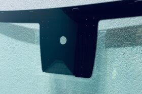 Предно стъкло HYUNDAI IONIQ 5 2021 - АКУСТИКА + КАМЕРА + СЕНЗОР + HUD-2 на ниска цена