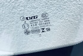 ПРЕДНО СТЪКЛО HYUNDAI IX35 5D SUV 2010-2015 С НАГРЕВАТЕЛ + СЕНЗОР-3 на ниска цена