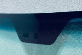 Предно стъкло HYUNDAI IX55 2006-2015 С ОТОПЛЕНИЕ + СЕНЗОР-2 на ниска цена