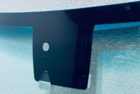 Предно стъкло HYUNDAI KONA 2017- КАМЕРА+СЕНЗОР-2 на ниска цена