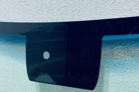 Предно стъкло HYUNDAI KONA 2020- АКУСТИКА+КАМЕРА+СЕНЗОР+-2 на ниска цена