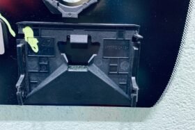 Предно стъкло HYUNDAI KONA 2020- АКУСТИКА+КАМЕРА+СЕНЗОР+-4 на ниска цена