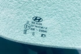 Предно стъкло HYUNDAI KONA 2023 - АКУСТИКА + КАМЕРА СЕНЗОР + ОРИГИНАЛ-3 на ниска цена