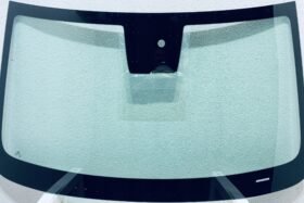 Предно стъкло HYUNDAI KONA 2023 - АКУСТИКА + КАМЕРА СЕНЗОР + ОРИГИНАЛ на ниска цена