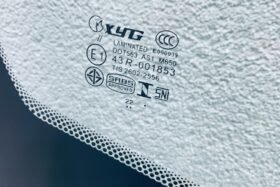 Предно стъкло HYUNDAI SANTA FE 2019- СЕНЗОР + КАМЕРА-3 на ниска цена