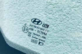 Предно стъкло HYUNDAI SANTAFE 2019- AKU+SEN+HUD+OE-3 на ниска цена