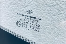 Предно стъкло HYUNDAI TUCSON 2015-2020 АКУСТИЧНО-3 на ниска цена