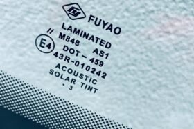 Предно стъкло ID.4 ID.5 2021 - АКУСТИКА + КАМЕРА + СЕНЗОР-3 на ниска цена