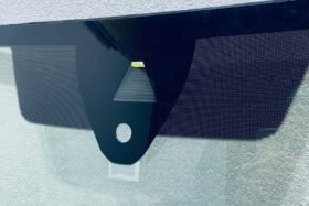 Предно стъкло ID.4 ID.5 2021 - СОЛАР+СЕНЗОР+КАМЕРА ЗАТОПЛЯНЕ+HUD-2 на ниска цена