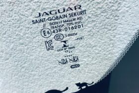 Предно стъкло JAGUAR E-PACE 2017- SOLAR+КАМЕРА+СЕНЗОР+HUD ОРИГИНАЛ-3 на ниска цена