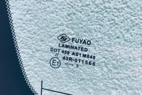 Предно стъкло JEEP CHEROKEE LIBERTY KJ 2001-2008-3 на ниска цена