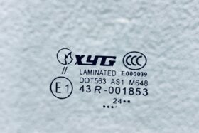 Предно стъкло JEEP GRAND CHEROKEE WK2 2014-2016-3 на ниска цена