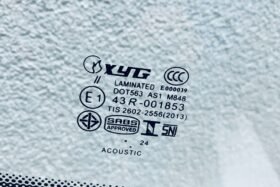 ПРЕДНО СТЪКЛО JEEP GRAND CHEROKEE WK2 2016-2021-3 на ниска цена