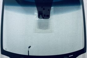 Предно стъкло KIA CARENS 2013-2017 СЕНЗОР+КАМЕРА+ОТОПЛЕНИЕ на ниска цена