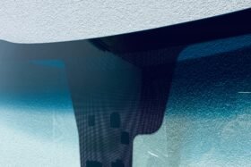 Предно стъкло KIA CARENS 2013-2019 СЕНЗОР+ОТОПЛЕНИЕ+СЕН. ВЛАЖНОСТ.-2 на ниска цена