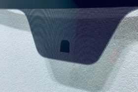 Предно стъкло KIA RIO IV 5D HBK KIA STONIC 2017--2 на ниска цена