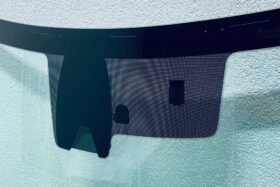 Предно стъкло KIA SOUL E-SOUL 2019- КАМЕРА+СЕНЗОР ЗА ВЛАГА+OE-2 на ниска цена