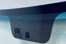 ПРЕДНО СТЪКЛО KIA SPORTAGE 2010-2015 С ОТОПЛЕНИЕ + СЕНЗОР-2 на ниска цена