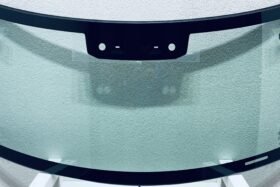 Предно стъкло LAND ROVER DEFENDER L663 2020-КАМЕРА+СЕНЗОР ЗА ОГРЯВАНЕ+HUD+OE на ниска цена