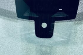 Предно стъкло LAND ROVER DISCOVERY 2021- АКУСТИКА+КАМЕРА+СЕНЗОР+ОТОПЛЕНИЕ-2 на ниска цена