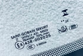 Предно стъкло LAND ROVER DISCOVERY 2021- АКУСТИКА+КАМЕРА+СЕНЗОР+ОТОПЛЕНИЕ-3 на ниска цена