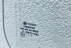 Предно стъкло LANDROVER DEFENDER 2/3/5 D 1983-2016 БЕЗЦВЕТНО-2 на ниска цена