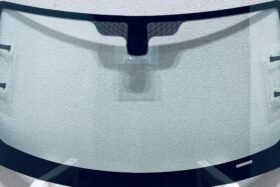 Предно стъкло LANDROVER DISCOVERY 2004-09 СЕН+ОГРЕВ на ниска цена