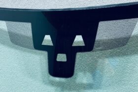 Предно стъкло LANDROVER DISCOVERY 2017-KAM+SEN+GRZ-2 на ниска цена