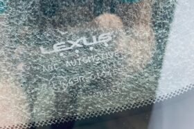 Предно стъкло LEXUS NX 2020 - АКУСТИКА + КАМЕРА + СЕНЗОР + HUD + АНТЕНА + ОРИГИНАЛ-3 на ниска цена