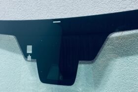 Предно стъкло LEXUS NX200T NX300H 2017- АКУСТИКА+АНТЕНА СЕНЗОР+КАМЕРА+ОГРЯВАНЕ-2 на ниска цена