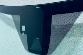 Предно стъкло LEXUS RX 2017-2019 АКУСТИКА+КАМЕРА+СЕНЗОР+HUD-2 на ниска цена