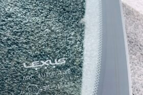 Предно стъкло LEXUS UX 2019- AKU+SEN+GRZ+HUD+OE-3 на ниска цена