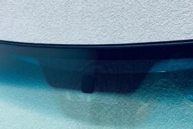 Предно стъкло MAZDA 2 2003-2007-2 на ниска цена